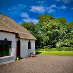 Holiday home 33 Old Village V93k66x 4 King Beds Sleeps 8 Sharing Killarney