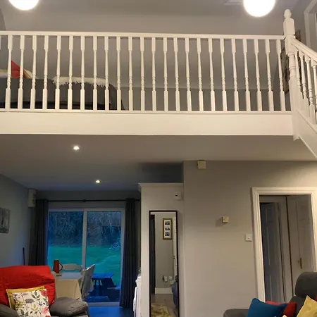 Prázdninový dům 33 Old Village V93k66x 4 King Beds Sleeps 8 Sharing Killarney