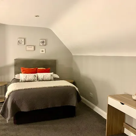 בית נופש 33 Old Village V93k66x 4 King Beds Sleeps 8 Sharing