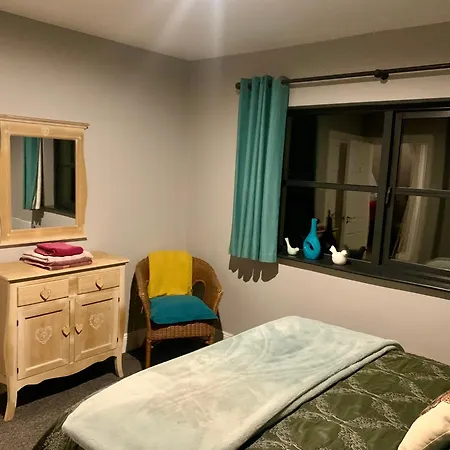 Ferienhaus 33 Old Village V93k66x 4 King Beds Sleeps 8 Sharing Killarney