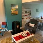 Prázdninový dům 33 Old Village V93k66x 4 King Beds Sleeps 8 Sharing Killarney